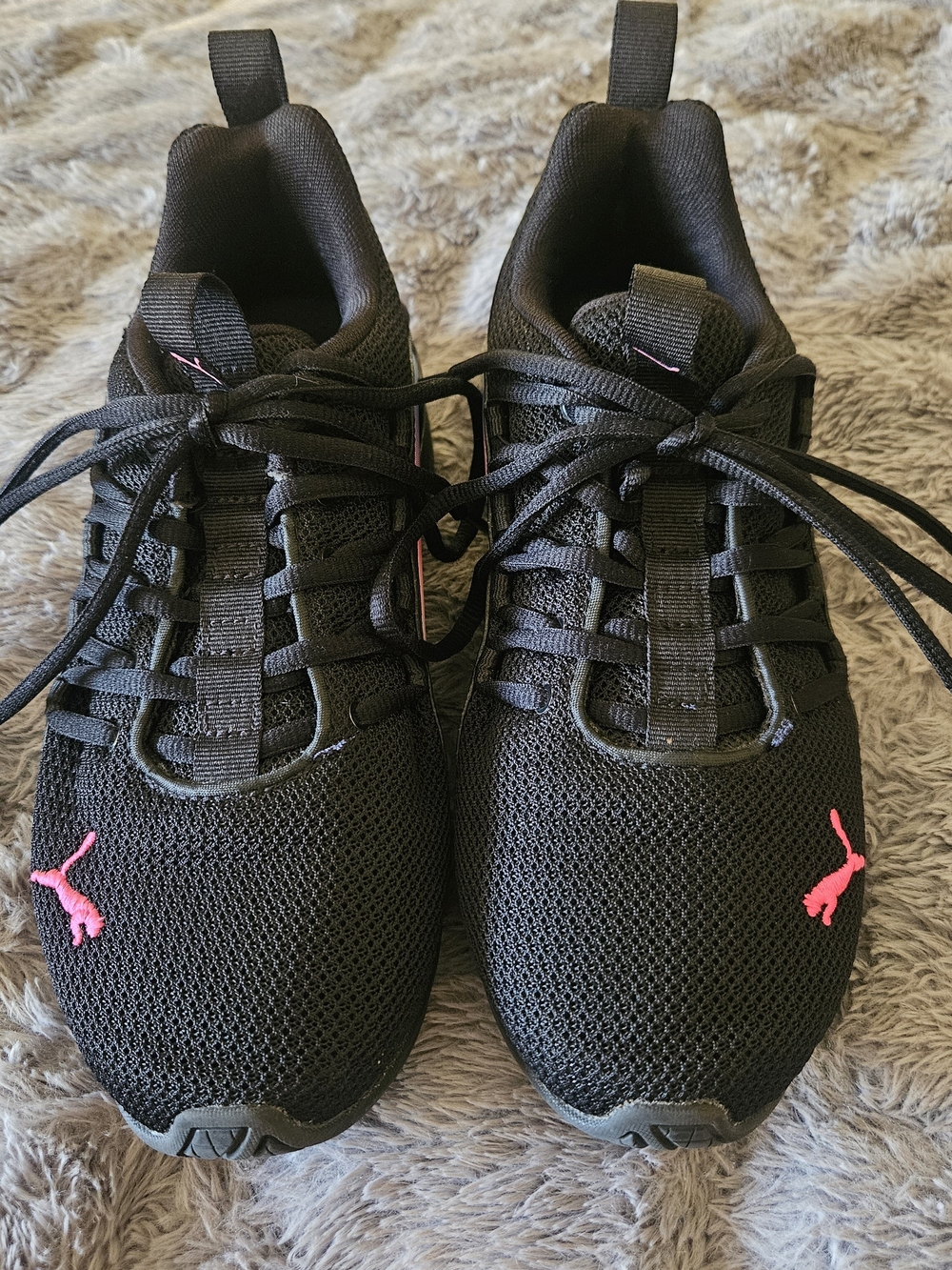 New Puma Women’s Black Athletic Sneakers with Pink Logo Accents